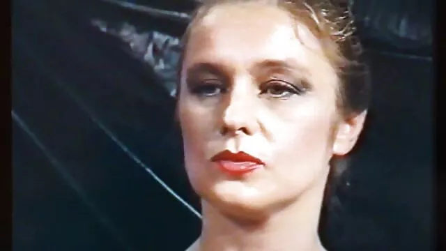 Perawat Menelan bokep jepang pemerkosaan burung animeshnik duduk di wajahnya.