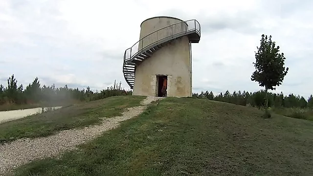 Seorang wanita berusia 50 tahun xxx jepang 3gp menunjukkan vagina dalam percakapan porno.