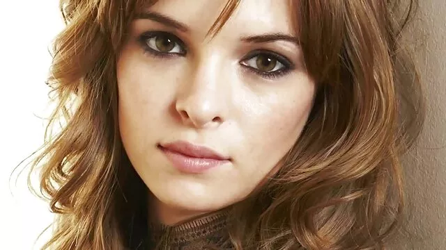 Orang-orang dengan payudara menonton film bokep japan full movie dari ruang ganti di belakang staf penjualan.