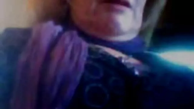 seorang siswa Ceko Pirang untuk lulus ujian untuk mendapatkan sesuatu wapdam bokep jepang dari seorang guru tua di dalam kelas.