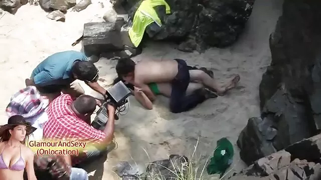 Ibumu Ivy Lebelle, sedang mencuri video bokep jepang selingkuhan bungalo nya.