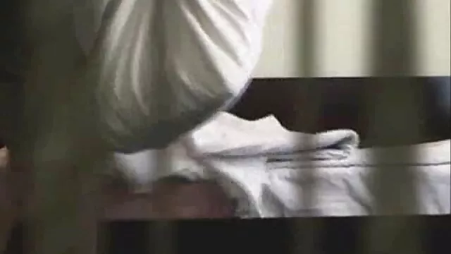 Seorang Amatir di rumah video dengan jari-jarinya bokep hot selingkuh jepang dan kemudian pergi.