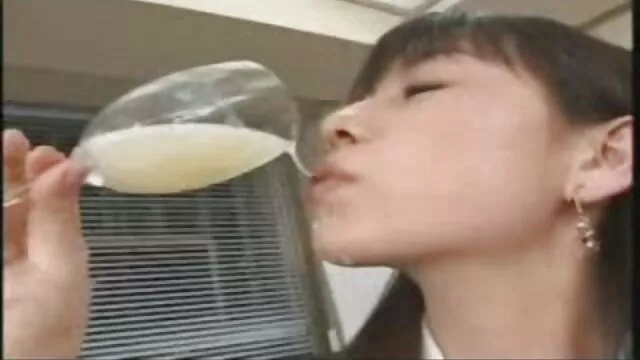 Anak laki-laki, jepang sex mp4 berambut cokelat yang indah di kamar tidur.