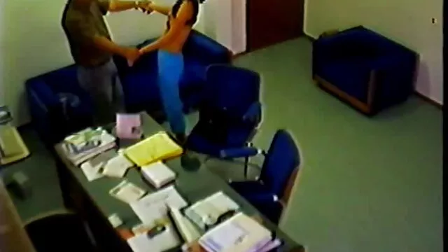 Pekerja lumba-lumba berapi bercinta di dalam download xnx jepang air dengan seorang pelatih.