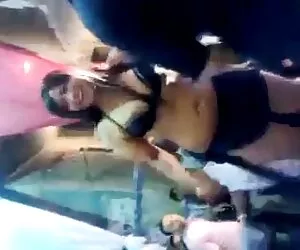 Istri video sex download jepang berdenyut-denyut.